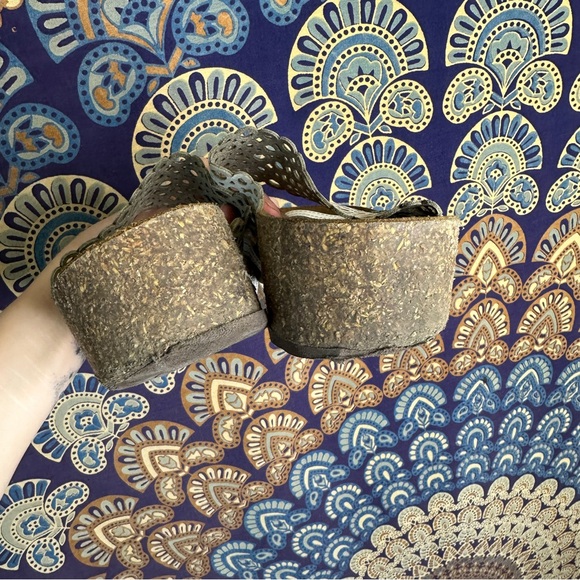 🦋5/20$🦋 lattice patterned sandals - Picture 5 of 9